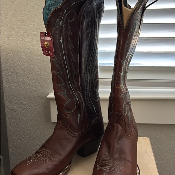 Ariat Leather Boots with ATS technology - Picture 7 of 7